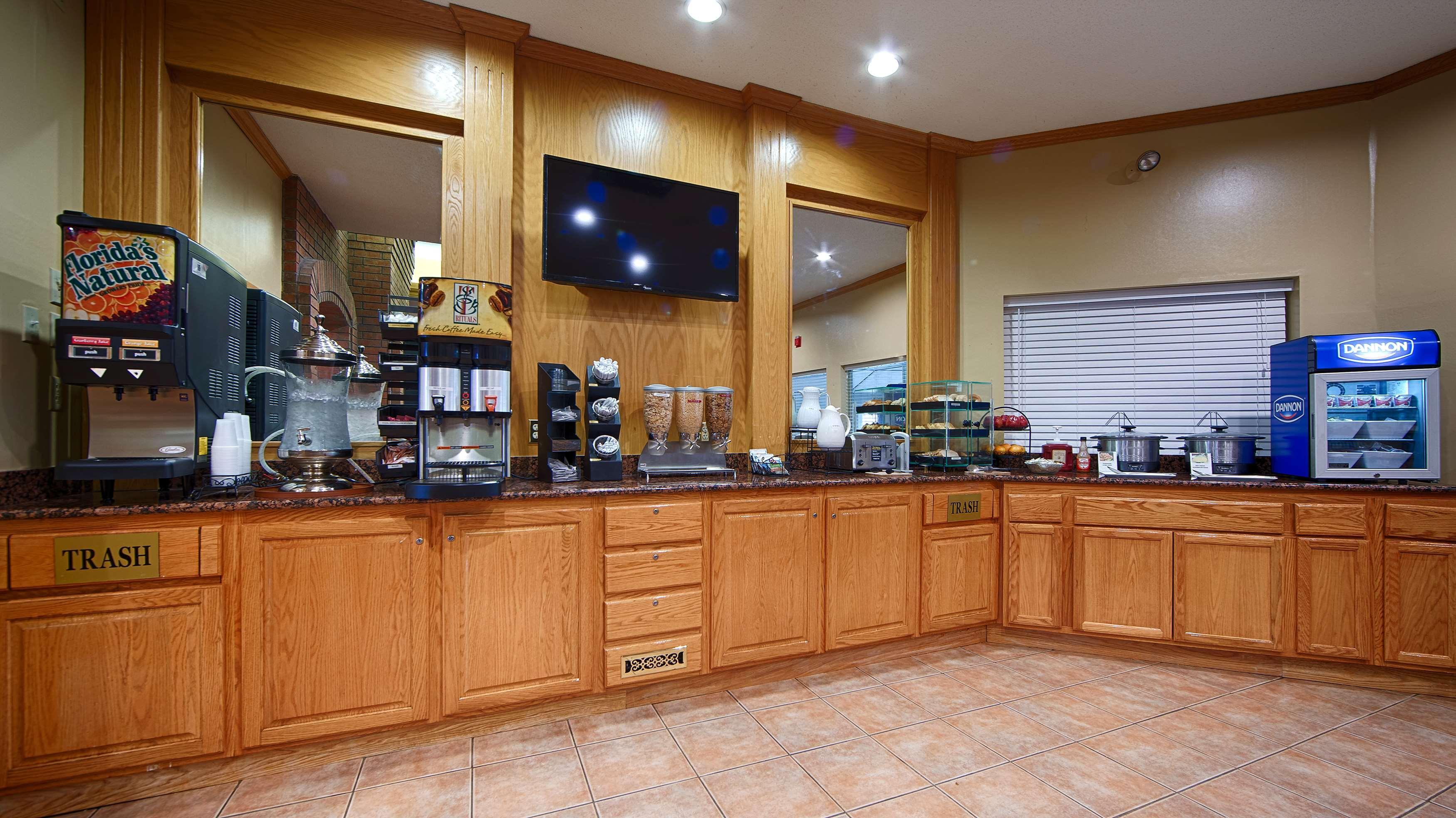 Best Western West Greenwich Inn Extérieur photo