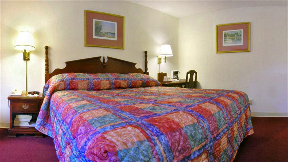 Best Western West Greenwich Inn Extérieur photo